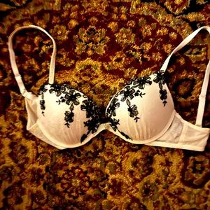 Victoria’s Secret Bra 34C